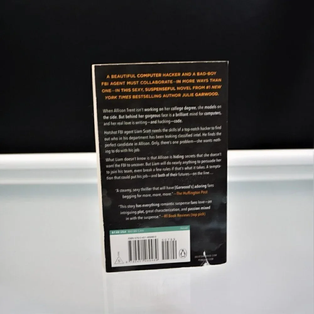 Wired by Julie Garwood 2018 Berkley Paperback